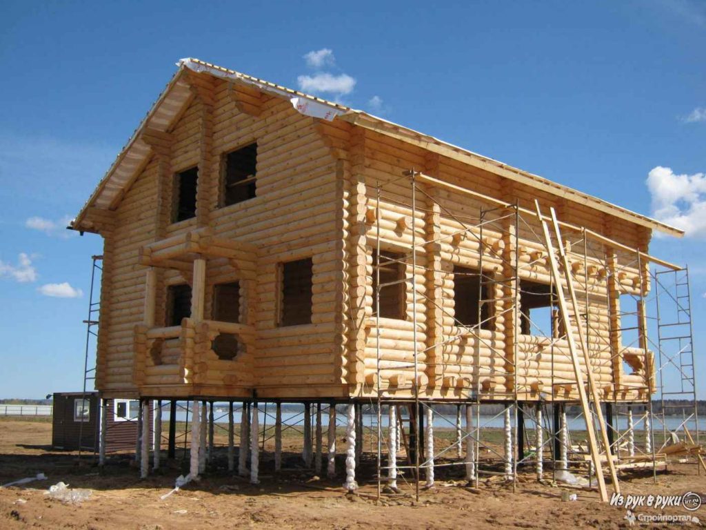 Терем на сваях