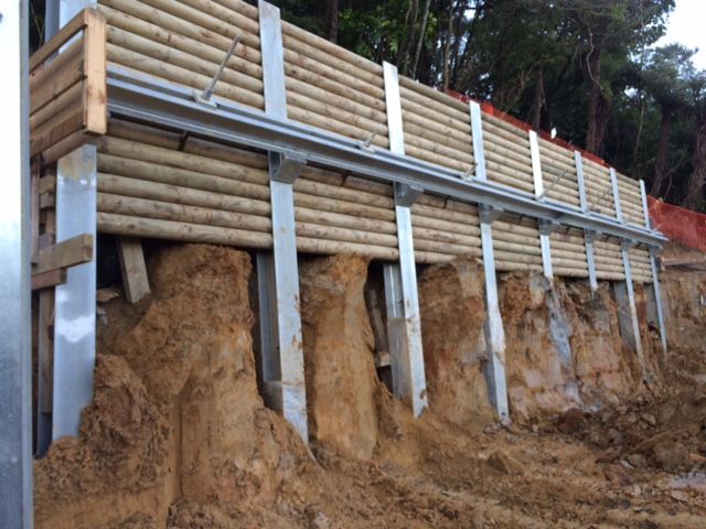 Опорные стены на сваях