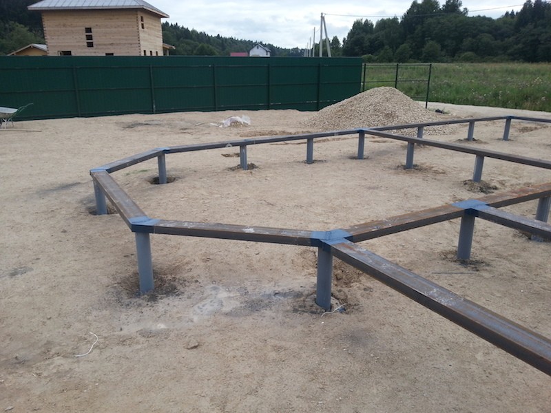 Сваевый фундамент для дома на пеноблоках